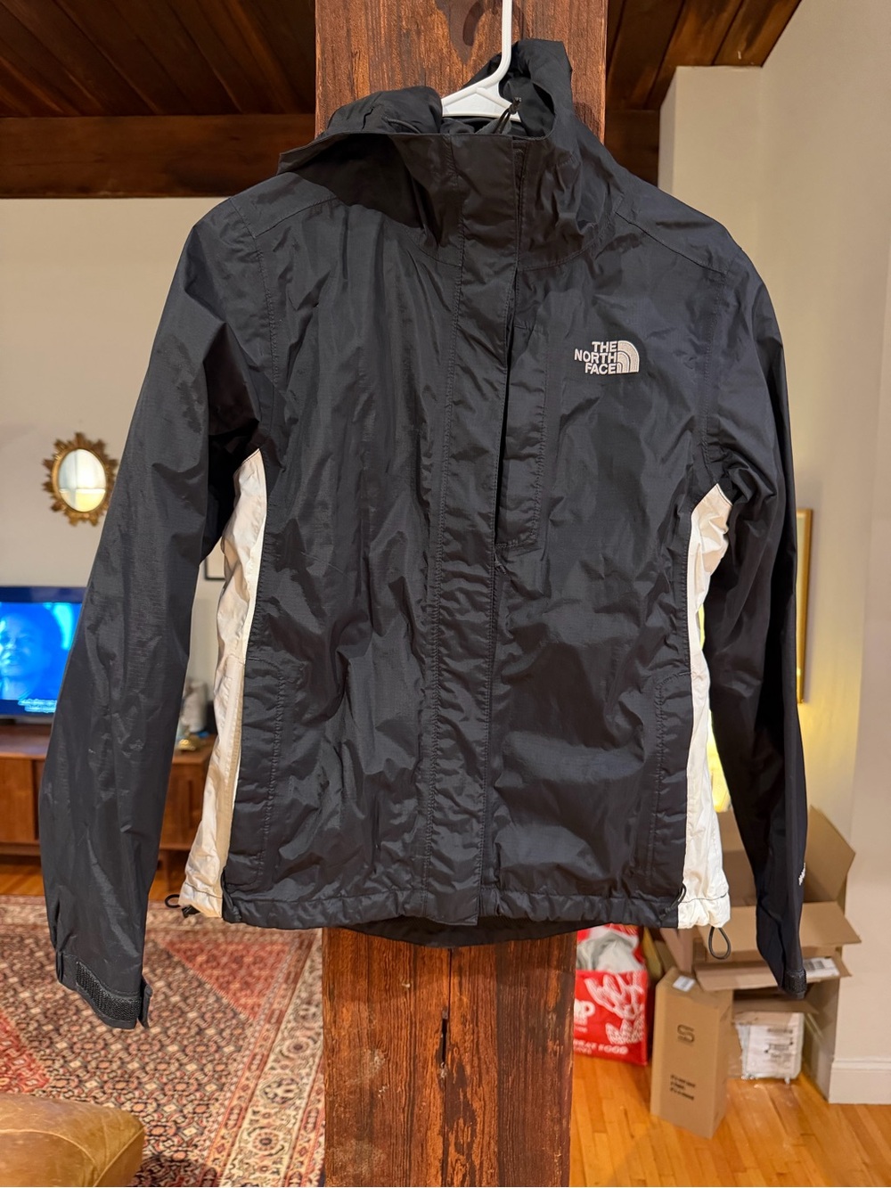 The North Face Women’s Black & White Waterproof raincoat Jacket